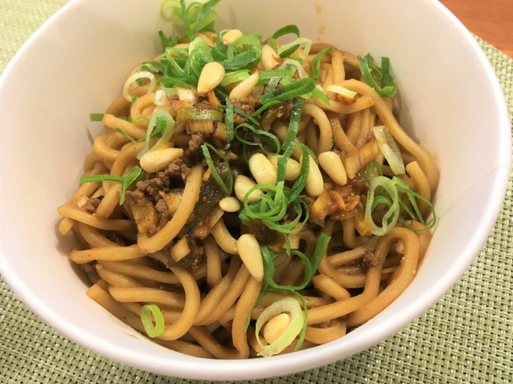 胡同の汁なし担々麺