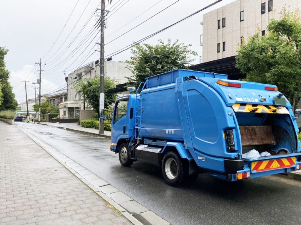 ゴミ収集車